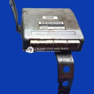 Toyota Landcruiser ABS control module 100 series 4.2L 12V     89540-60070