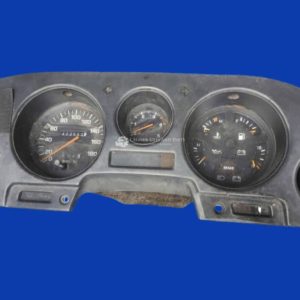 Toyota Landcruiser    HJ60  instrument cluster DIESEL 2H      12V  83100-90A29    17282